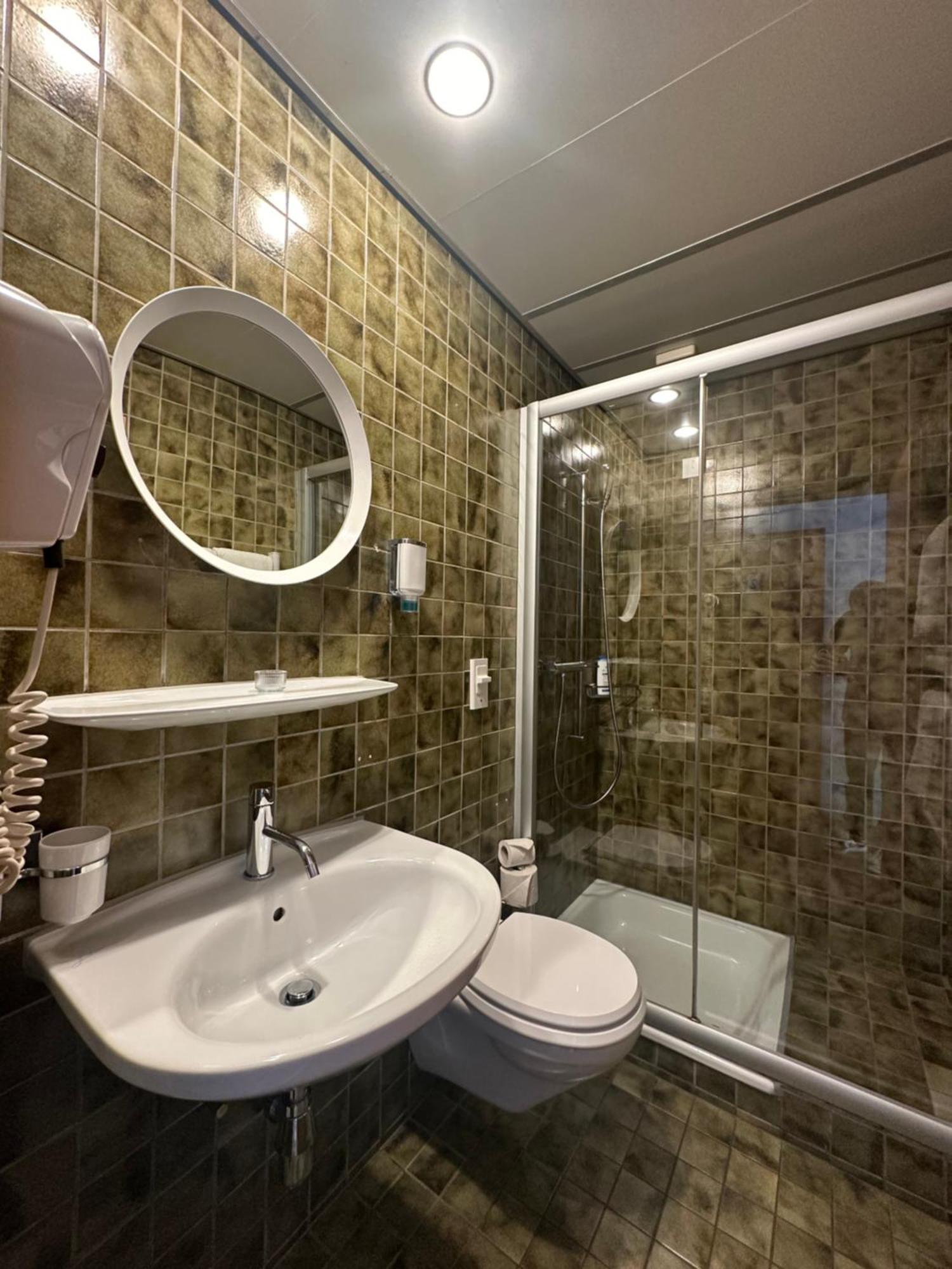Hotel Croce Federale Белинцона Екстериор снимка